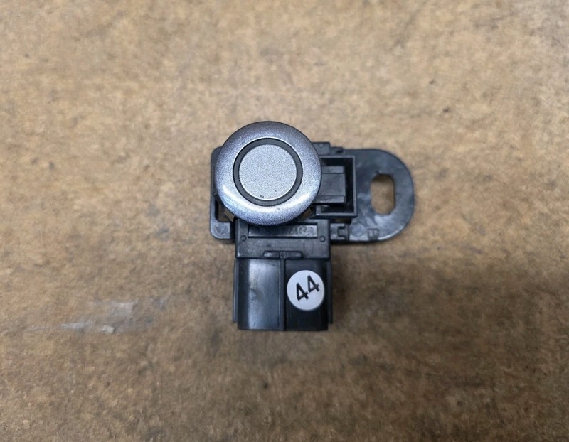 2012 Lexus RX 350 450h Hybrid Rear Bumper Parking Sensor W Bracket 89341-48010