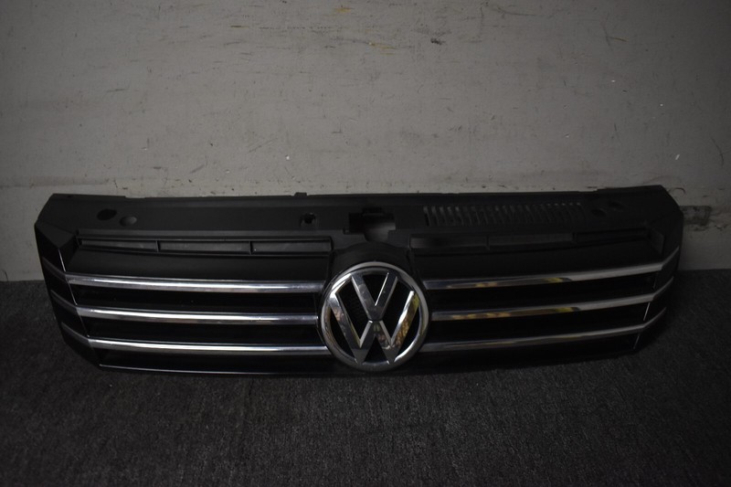 2016-2018 VOLKSWAGEN PASSAT S GRILLE FACTORY OEM