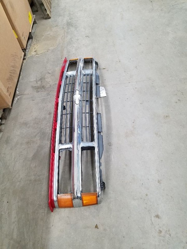 Grille I-beam Front Axle Only Upper Fits 94-02 CHEVROLET 3500 PICKUP 308301