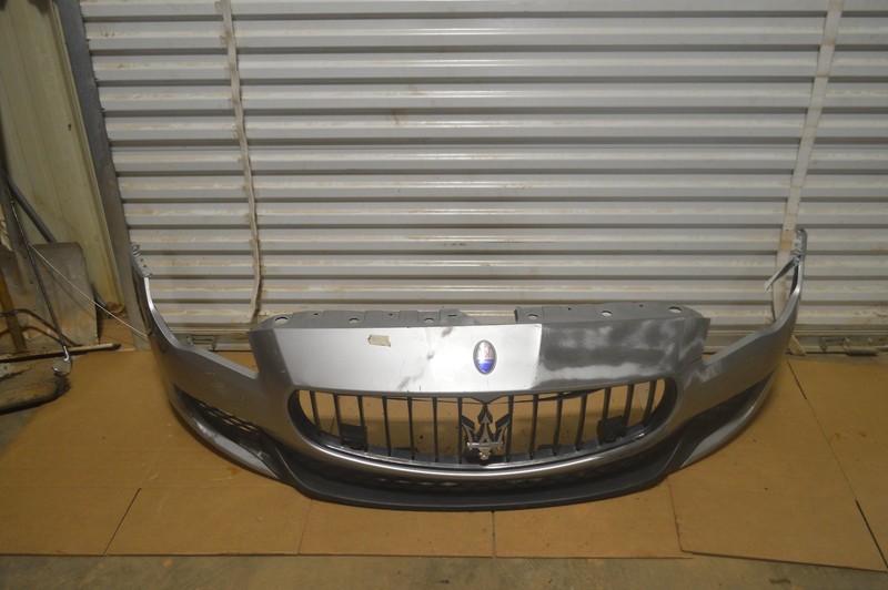 2014-2017 MASERATI QUATTROPORTE FRONT BUMPER COVER W/ GRILL & PDC SENSORS OEM