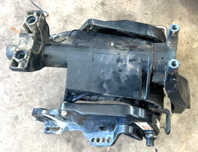 Evinrude Suzuki Outboard 25hp Swivel Bracket 20" 4-stroke FRESHWATER