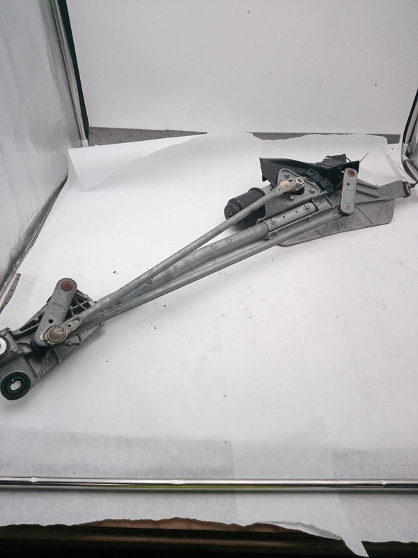 2005 INFINITI FX Series Wiper Motor OEM 28815CG000 85K Miles Black