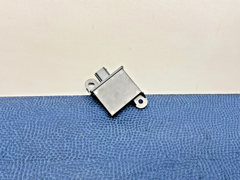 06–10 BMW 650i E63 E64 E90 E92 TPMS Tire Pressure Monitor Sensor RDC Module OEM