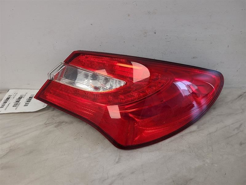 Passenger Right Tail Light Sedan Fits 11-14 200 577733