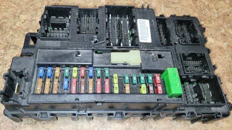 2015 Ford Fusion 1.5L 1.5 L Electrical Fuse Box Block Fuze Module Junction 2016