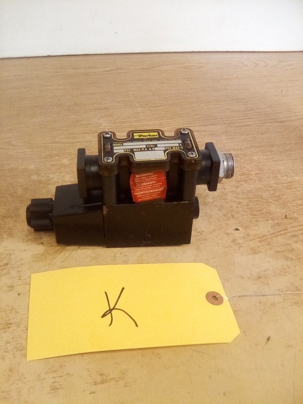 Parker D1VW20BJYCF5 Hydraulic Valve.42-.50A