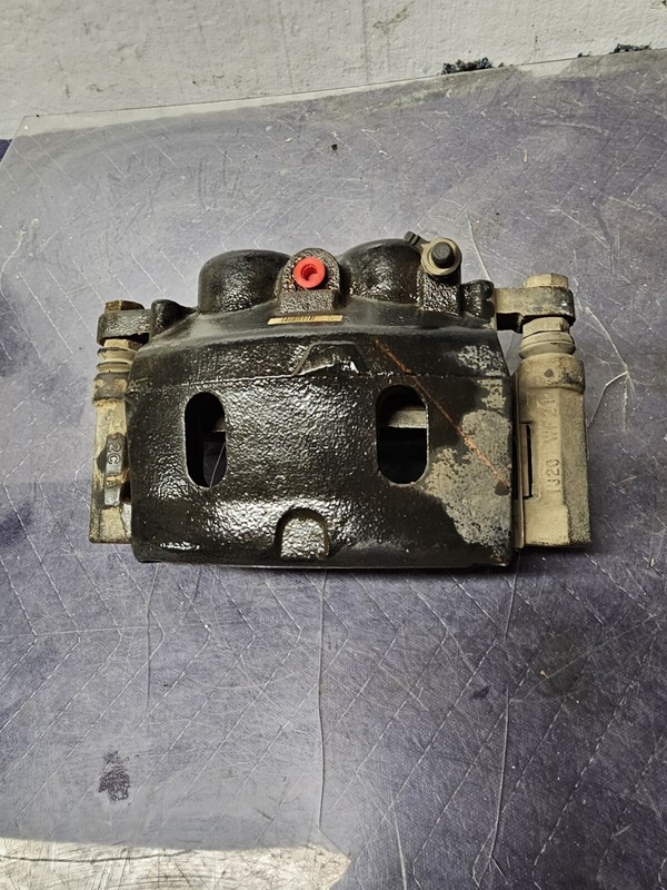 2012 Chevy Express 1500 FRONT RIGHT PASSENGER SIDE BRAKE CALIPER OEM
