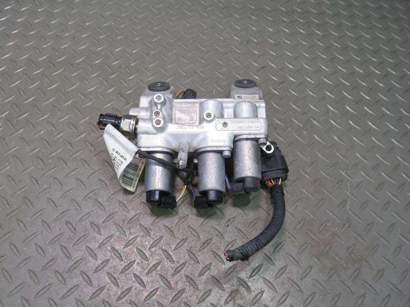 2011-2018 PORSCHE CAYENNE 958 FRONT SUSPENSION SELF LEVELING VALVE BLOCK