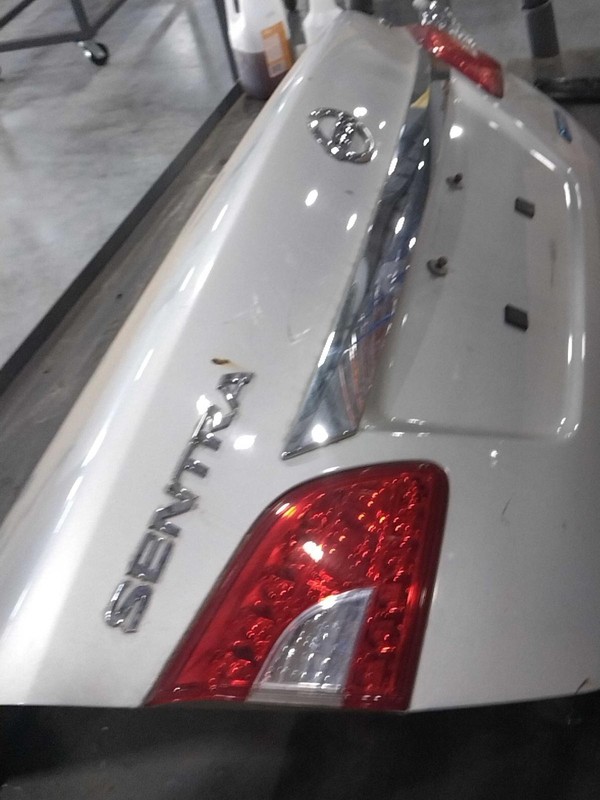 2014 Nissan Sentra Silver Deck Lid OEM 265503SH5A 147k Miles Used