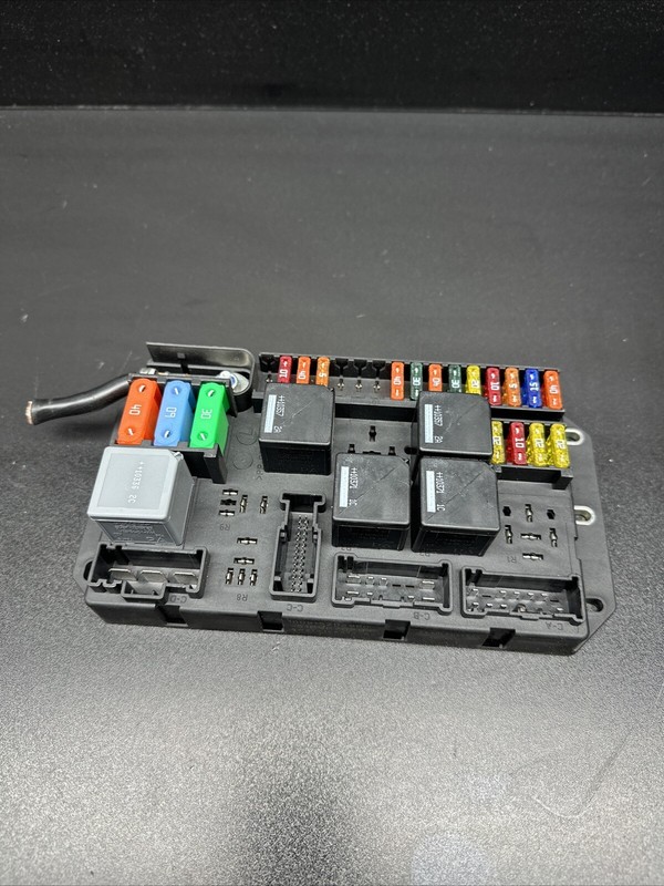 2010 - 2015 Jaguar Xjl Xj X351 Fuse Box Junction Relay Power Aw9314a073bc OEM