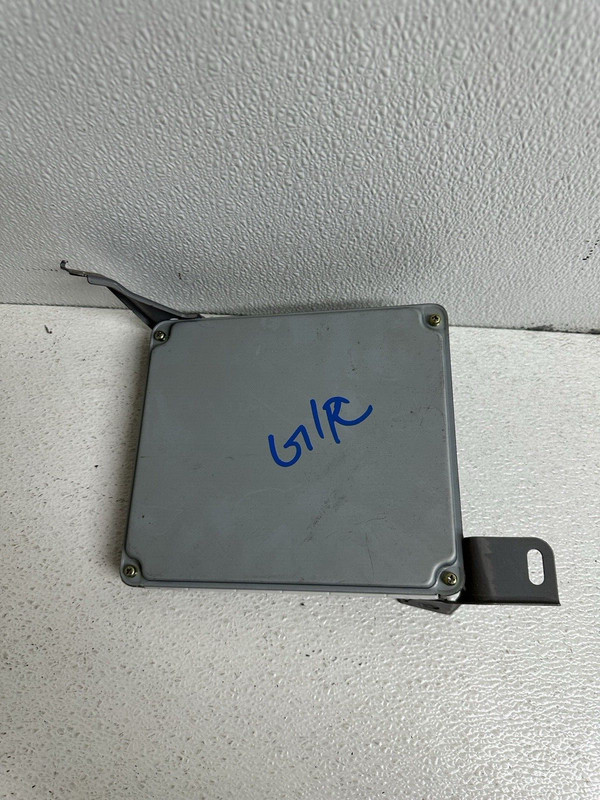 2001 Suzuki Esteem 1.8L Thru Vin 15204345 A/T Engine Computer Control Module