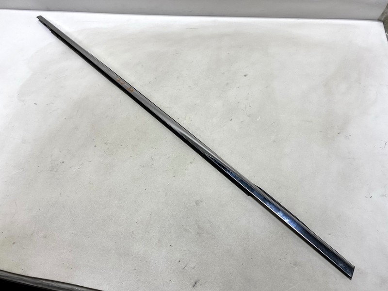 13-20 INFINITI JX35 QX60 REAR LEFT LH DRIVER SIDE DOOR WINDOW OUTER BELT OEM