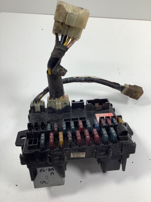86-89 HONDA ACCORD MAIN FUSE BOX ASSEMBLY 38200-SE0-A13 OEM