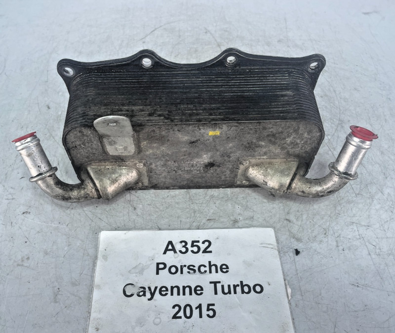 ✅ 2011-2018 OEM Porsche Cayenne Turbo 958 AWD 4.8 V8 Engine Oil Cooler