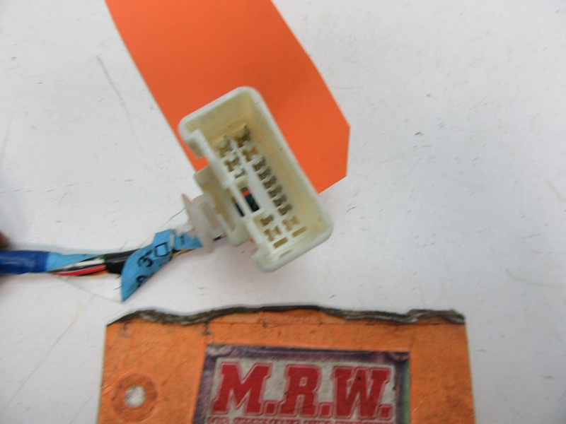 WIRE PLUG CONNECTOR PIG TAIL HARNESS OFF POWER DOOR MIRROR DRIVER SIDE L LH LF