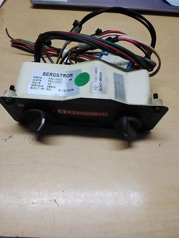 Kenworth F21-1001 Dash Climate Control Switch