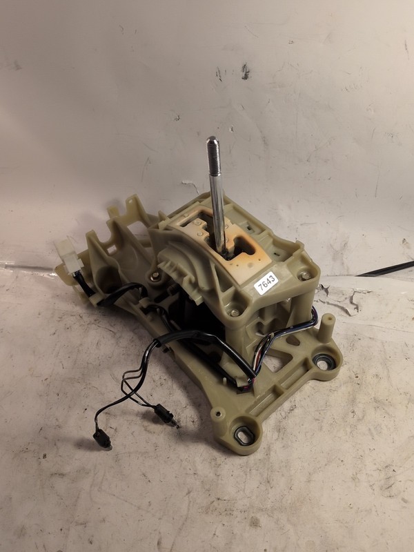 2003–2008 Mazda 6 Automatic Shifter Assembly Gear Selector OEM