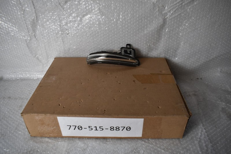 TOYOTA TACOMA BASE RIGHT SIDE TURN SIGNAL 2015-2023 FACTORY OEM 81730-58010