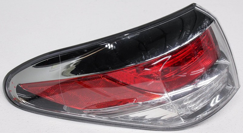 OEM Lexus RX350, RX450h Outer Left Tail Lamp 81560-0E090 - Chrome Flaw