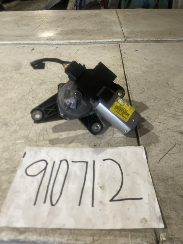 04-09 Cadillac SRX OEM Rear Back Hatch Gate Window Wiper Motor w Arm