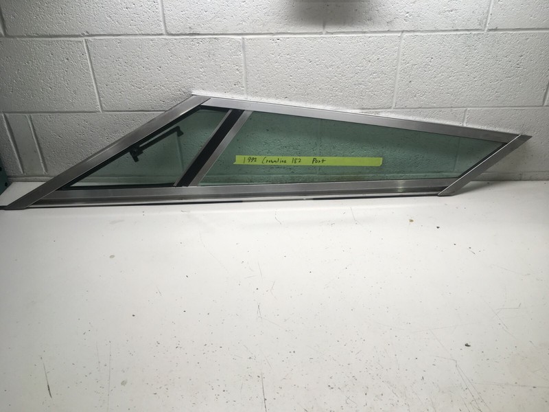 Z7 1992 Crownline 182 Boat Windshield Passenger Port Left
