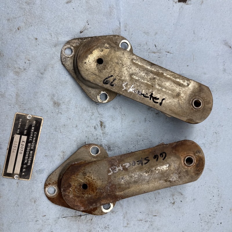 1967 JOHNSON SKI EVINRUDE SNOW CRUISER SKEETER Track Idle Shaft Bearing CarriERS