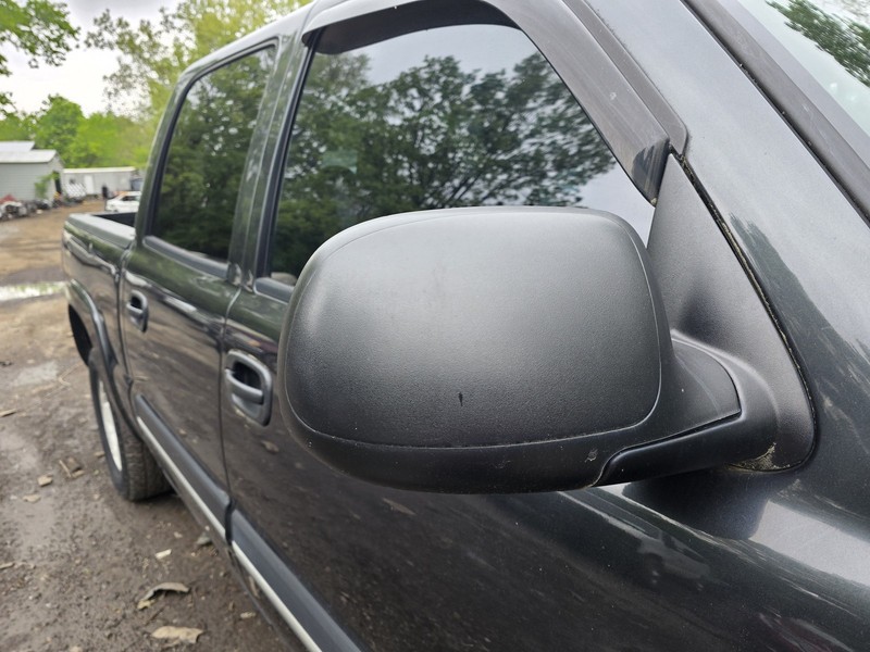 2003-2007 Chevrolet Silverado Passenger Right Side Mirror DL8 Oem