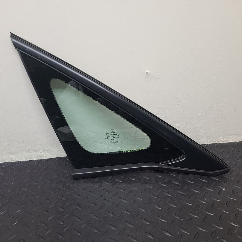22-25 Honda Civic Sedan Left Quarter Glass W/ Black Molding OEM 73550-T20-A01