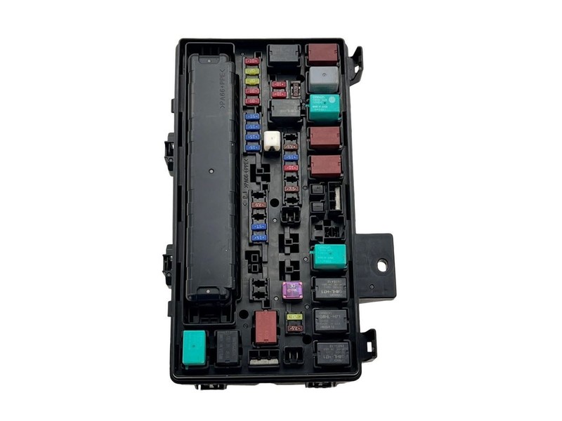 2014-2015 Acura MDX Engine Fuse Box Right Passenger Side Engine Bay No Cover