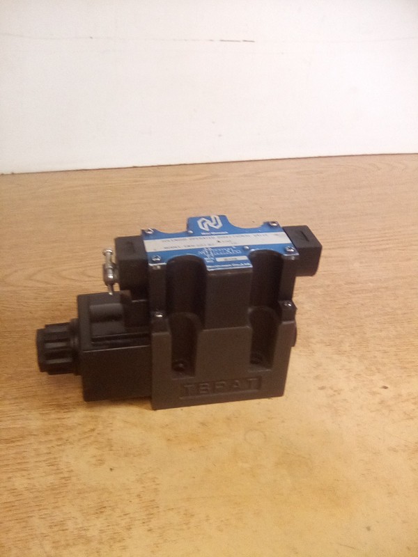 Northman Co. SWH-G03-B2-A120-10 Solenoid Operated Directional Valve