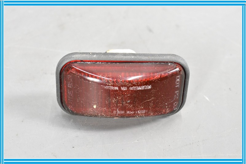 2003 - 2009 HUMMER H2 REAR ROOF CENTER MARKER RED LIGHT LAMP OEM 15104595