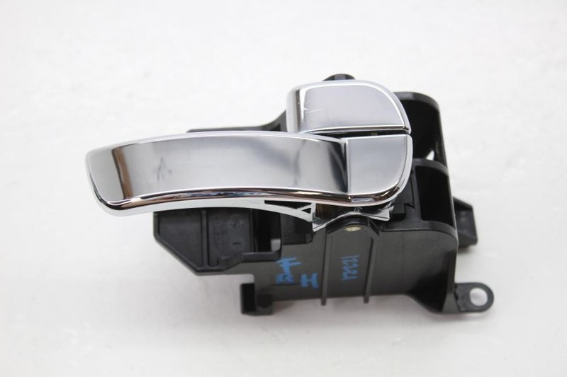 2017-2019 Nissan Frontier Passenger Right Front Chrome Interior Door Handle