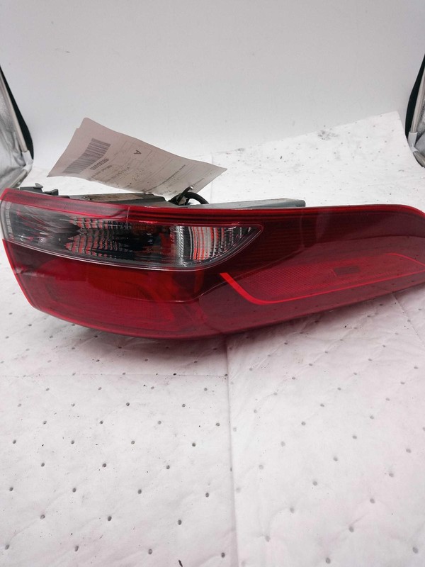 2018 Hyundai Elantra Left Tail Light Assembly White OEM 649224 78K Miles