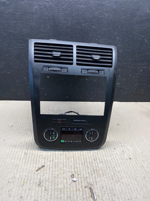 2007 to 2010 Saturn Outlook A/C HVAC Climate Control Radio Bezel Trim O3529 DG