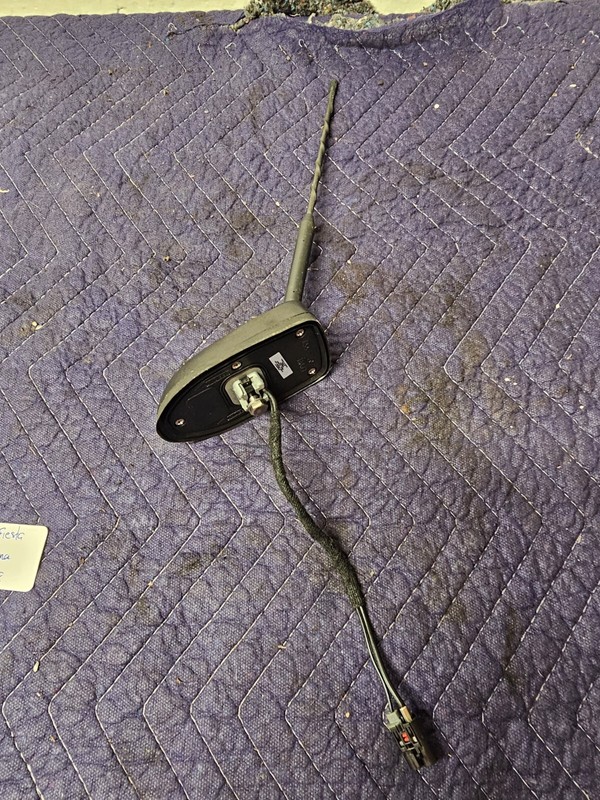 2016 - 2019 FORD FIESTA ROOF SHARK FIN RADIO ANTENNA OEM