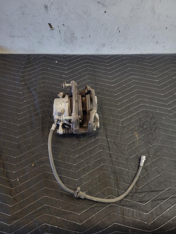 Used Oem BMW Right Passenger Front Brake Caliper 2023 430Xi Gran Coupe 2.0L AWD