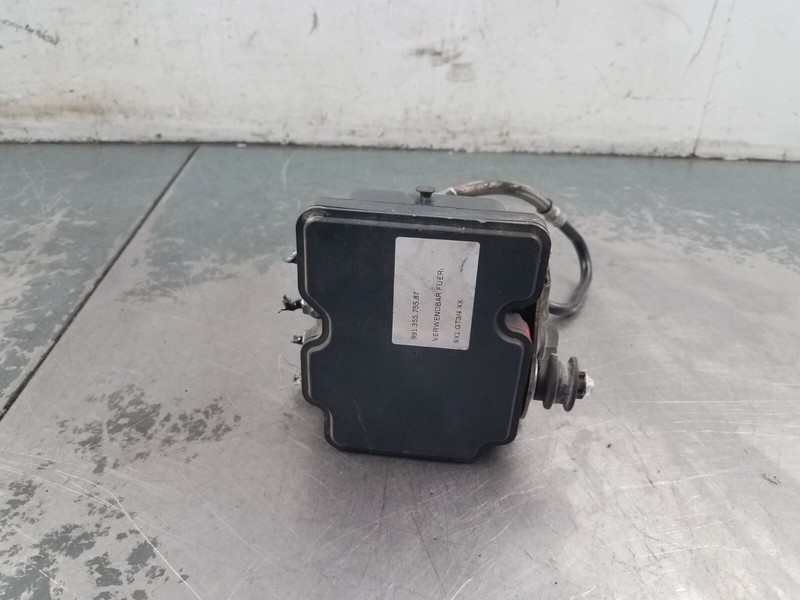 2016 Porsche 981 Cayman GT4 ABS Brake Pump Module #1352 V9