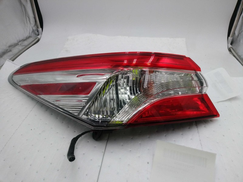 2019 Toyota Camry Left Tail Light Assembly Black Used SCUFFS 87K Miles OEM
