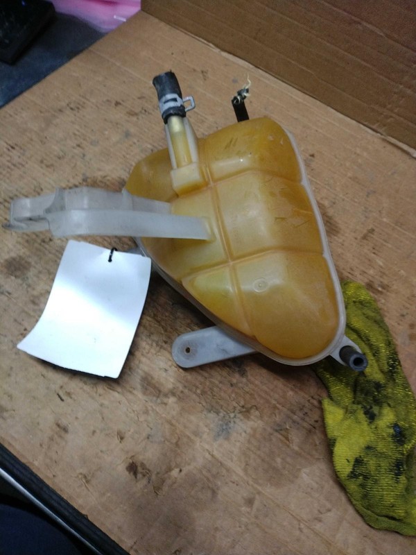 2015 JEEP GRAND CHEROKEE Engine Coolant Reservoir OEM White 3.0L Diesel Used