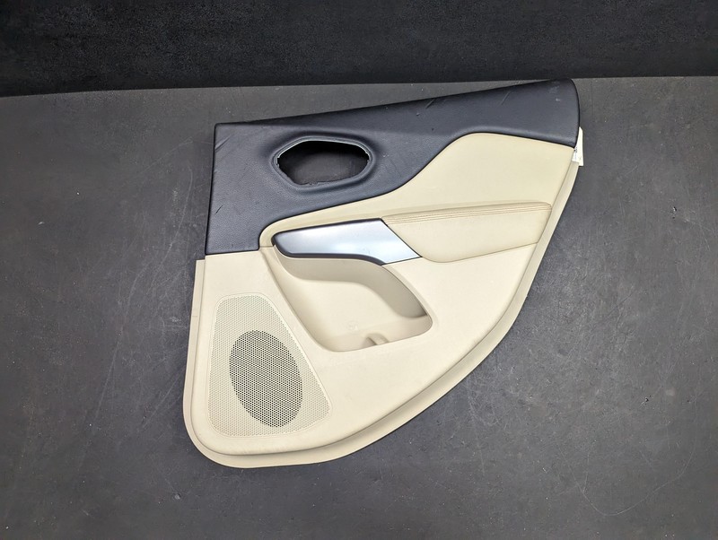 Rear Right Door Trim Panel 2019 Jeep Cherokee 2430409AB 2020 2021 2022 X