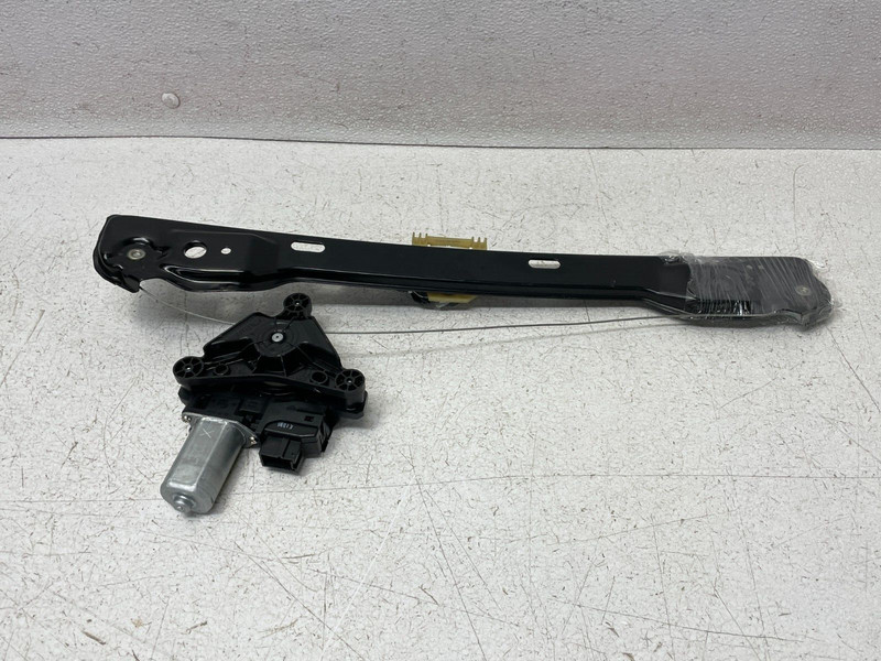 17 18 19 Mercedes GLS450 GLS550 X166 Rear Right Window Regulator Motor 1399 OEM