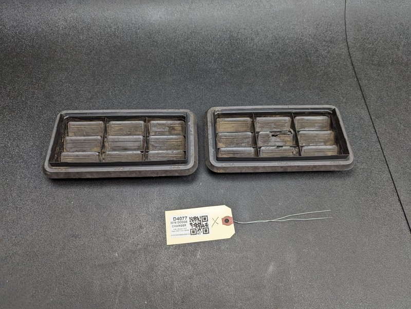 2PC Rear Quarter Pressure Vent Grille 2016 Dodge Charger 5058636AD 2005-2020