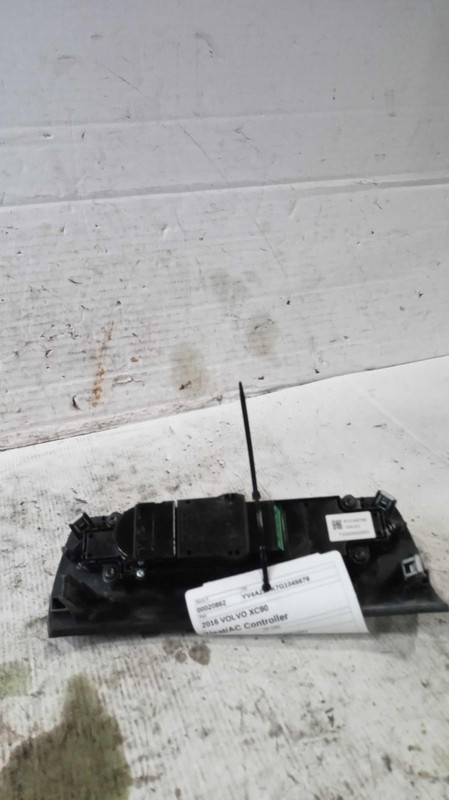 Used A/C Selector Switch fits: 2016 Volvo XC90 rear console mounted ID 31674023