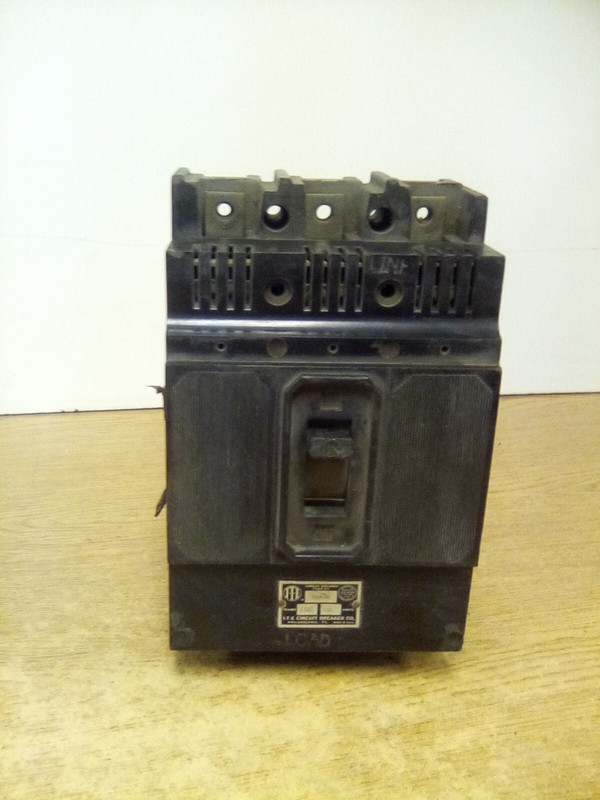 ITE 50 Amp 600V 3 Pole Type ET Frame 100 Circuit Breaker "NO LUGS"