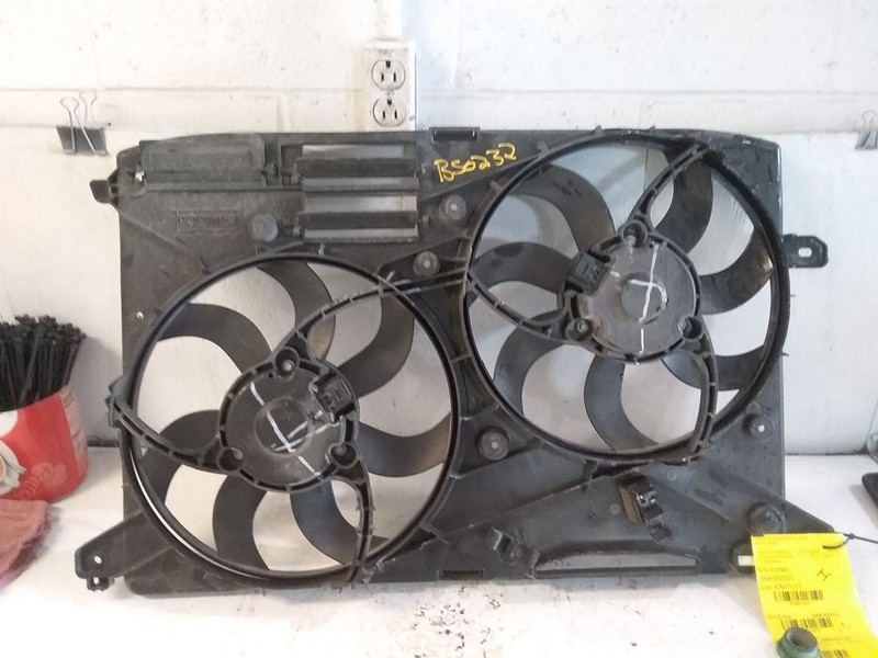 2013-2020 Ford Fusion Radiator Fan Motor Fan Assembly 2.5L