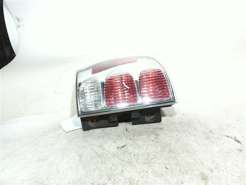 2007 Chevrolet Equinox Left Tail Light Assembly Maroon OEM 180250 161K Miles