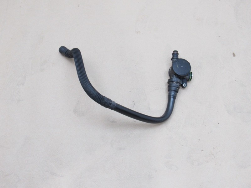 Maserati Levante 2017 3.0L Air Oil Separator Divider W/ Hose Tube Pipe 16-24 *