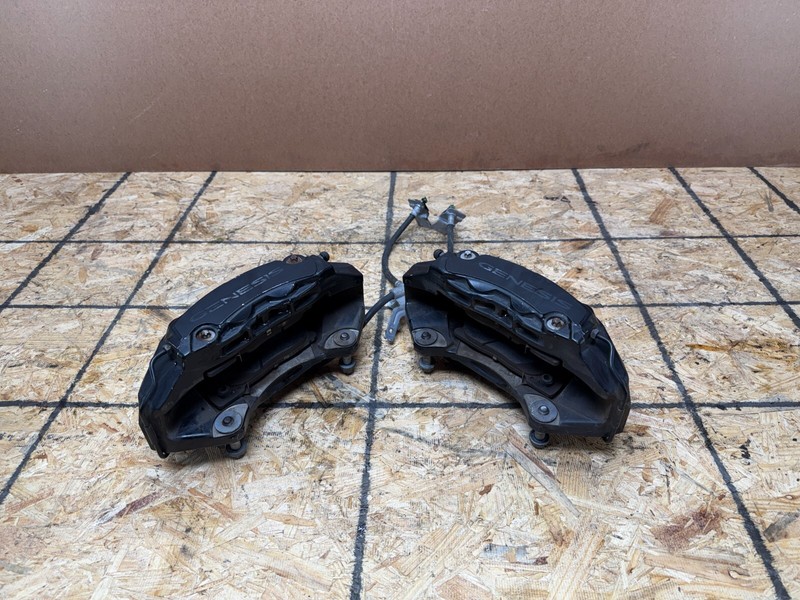 GENESIS GV70 2022-2025 OEM FRONT LEFT AND RIGHT BRAKE CALIPERS SET ASSEMBLY