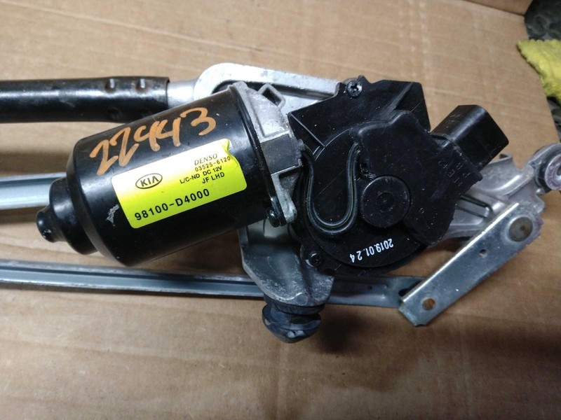 2019 KIA OPTIMA Windshield Wiper Motor OEM 98110D4000 76K Miles Silver