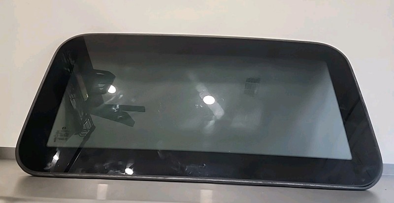 2018 - 2023 Mazda 3 Hatchback Sunroof Glass Unbolt Type OEM 43R-00150